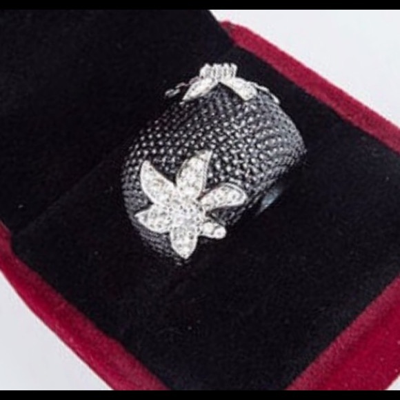 🌸 PLATINUM FLOWER RING 🌸 - Picture 2 of 3